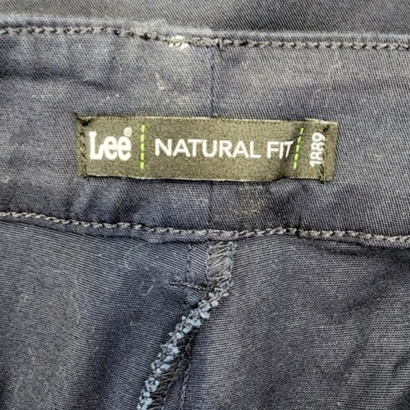 Lee Natural Fit Just Below The Waist Capri Pants - Picture 5 of 9